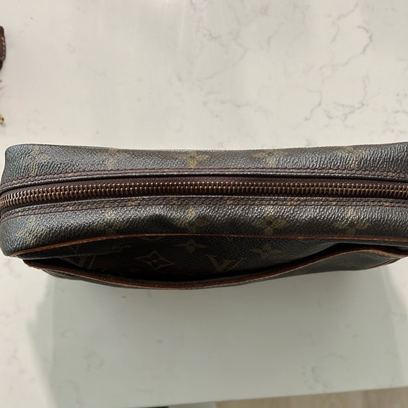 Louis Vuitton toiletry pouch - Picture 2 of 6